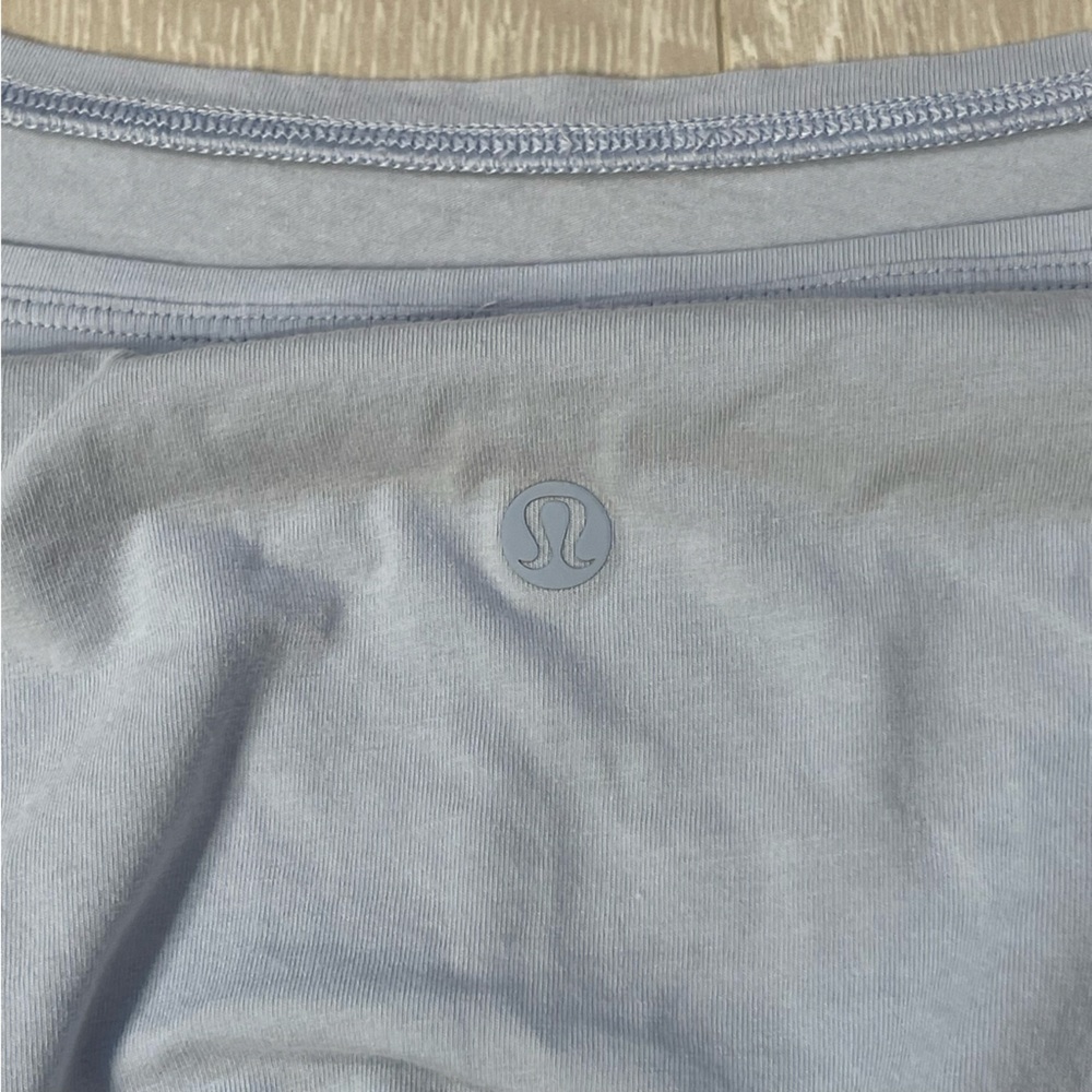 Lululemon Back In Action Long Sleeve Blue Linen size 12 fit - Picture 13 of 13